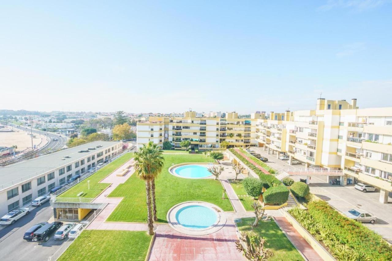 Amazing Private Room In Apartment With Sea Beach View - Pool - Park - Private Condominium - Access To The Beach Oeiras Exterior photo
